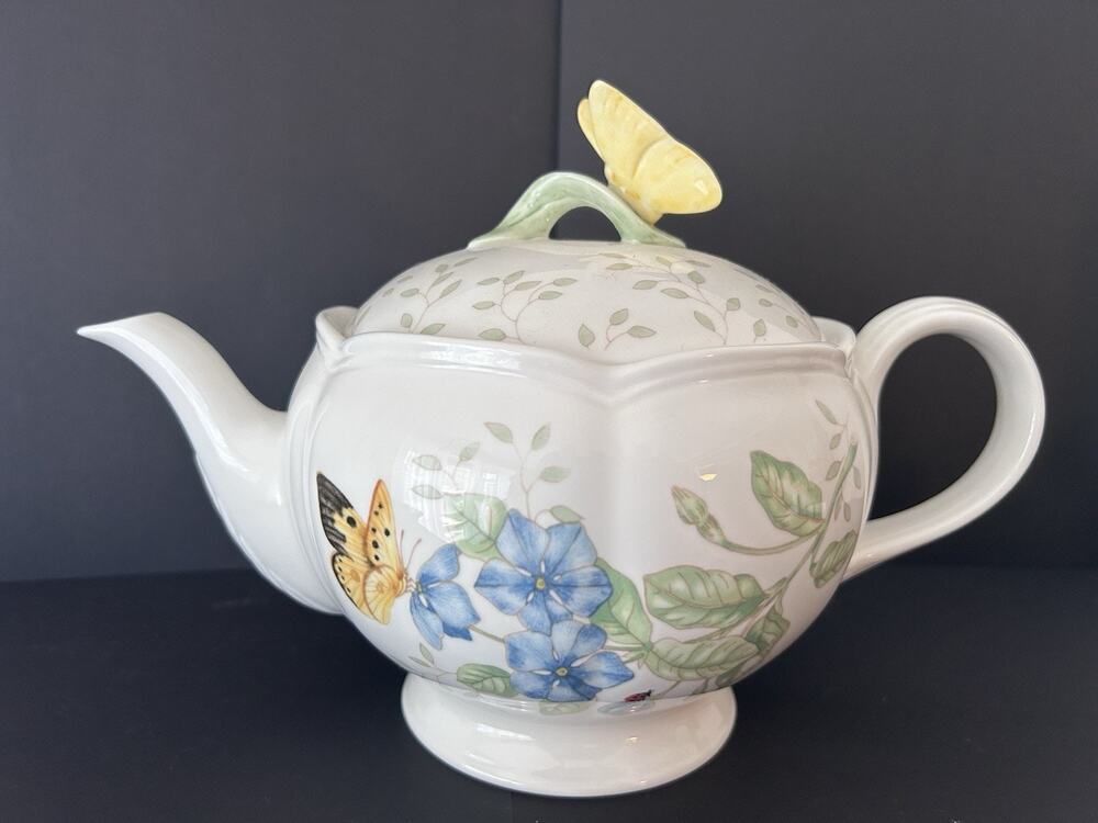 Lenox Butterfly Meadow Teapot with lid Louise De Luyer Blue Flowers Excellent